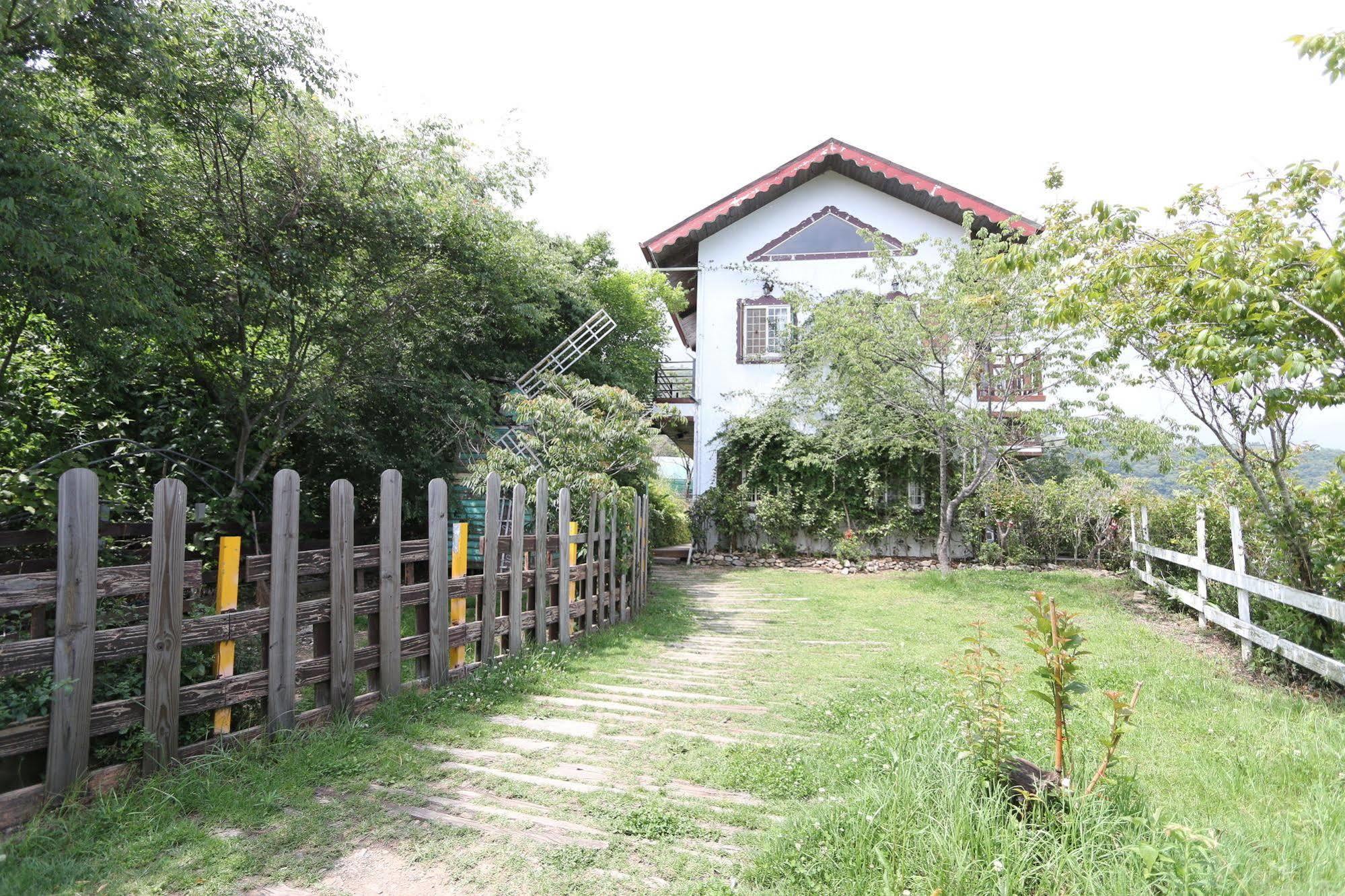 Villa Relax Ren'ai Exterior photo